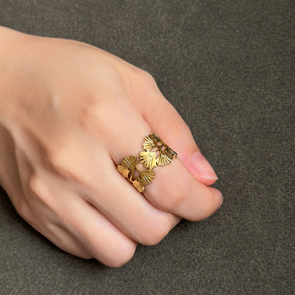 Mona Ginkgo Wide Ring - Gold