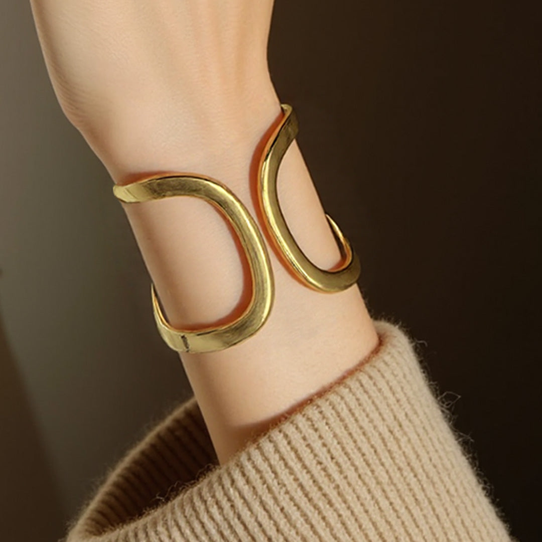 Olis H Open Bangle - Gold